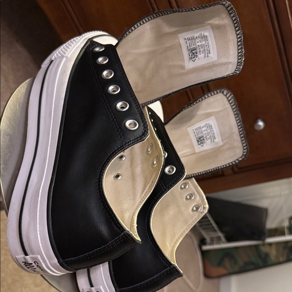 Pre-owned Converse Black leather/ and White sole Women's Sneakers - Picture 13 of 16